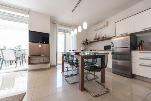 Apartments Villa Maelise