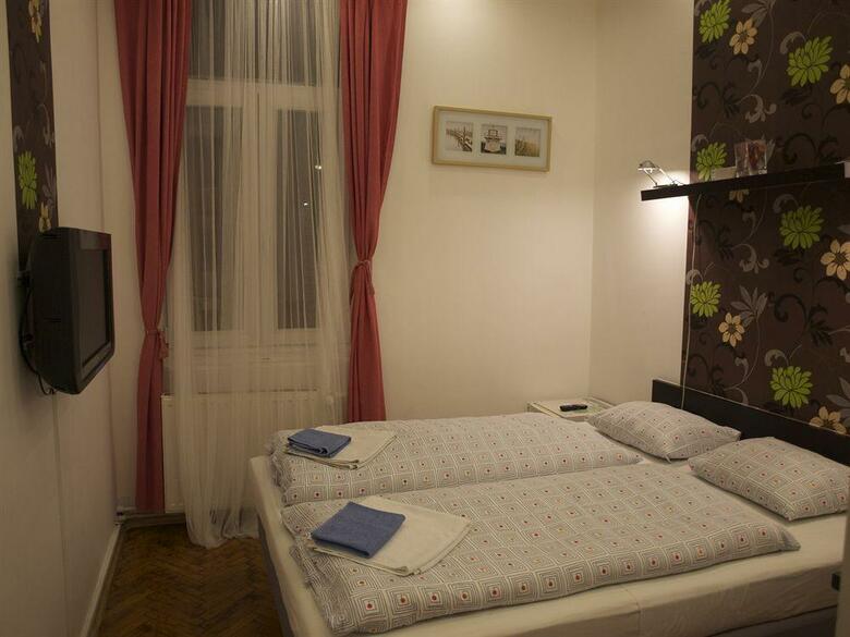 Residencia Europa Centerpoint Guesthouse