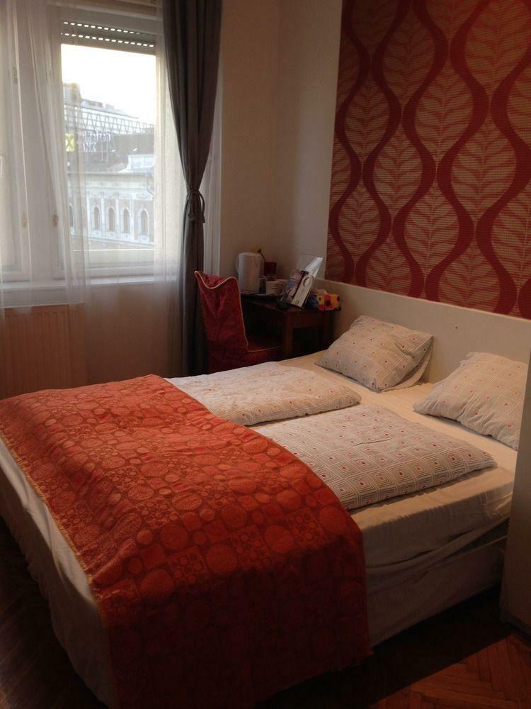 Residencia Europa Centerpoint Guesthouse