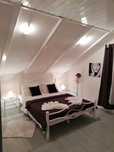 Hostal Rooms Mirabella