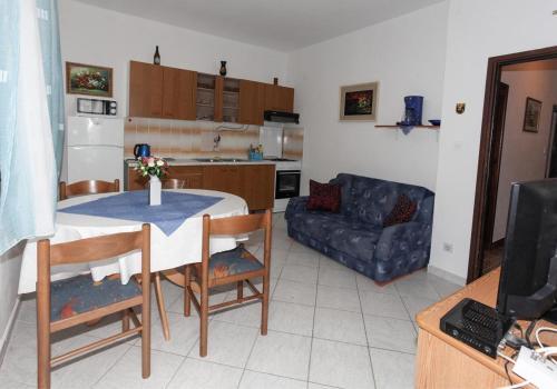 Apartment Pag 6383b