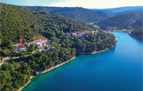 Holiday Home Pucisca With Hot Tub I