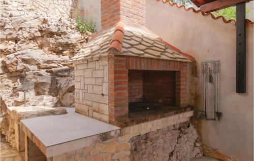 Holiday Home Pucisca With Hot Tub I