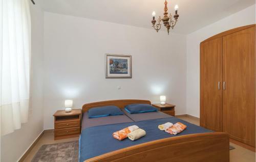 Holiday Home Pucisca With Hot Tub I