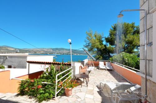 Apartment Arbanija 8651d