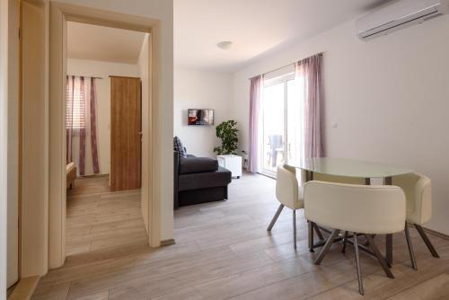Apartments Robi