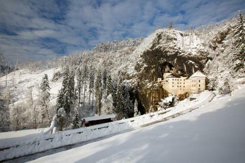 Postojna Cave Hotel Jama