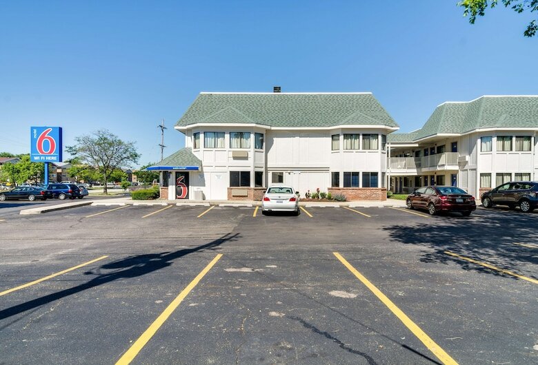 Hotel Motel 6 Chicago Schiller Park