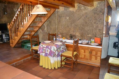 Apartamentos Cuevas Del Escardillo