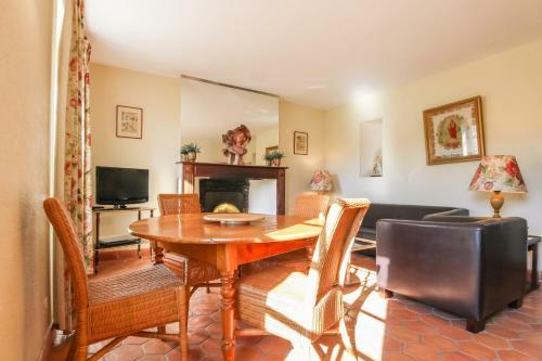 Holiday Home Ch�teau De Bouc�el Mont Saint Michel