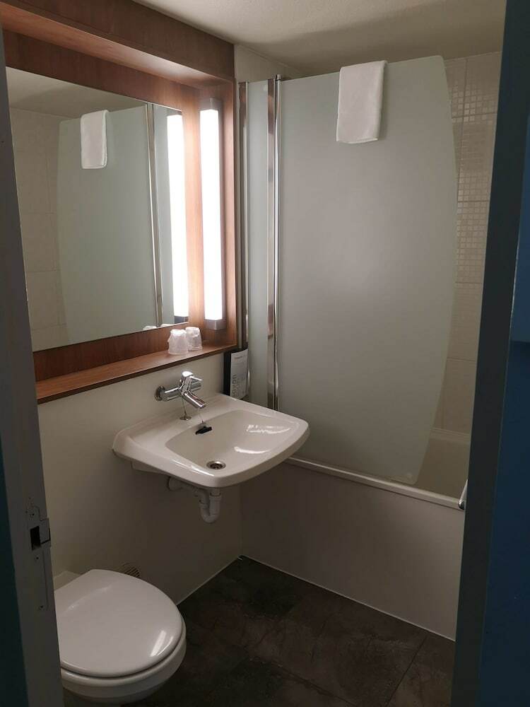 Hotel Campanile Angers Ouest - Beaucouz�