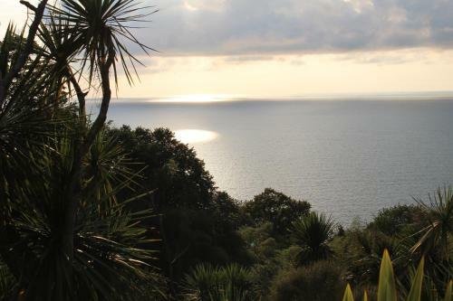 Hostal Holiday House Green Cape Batumi