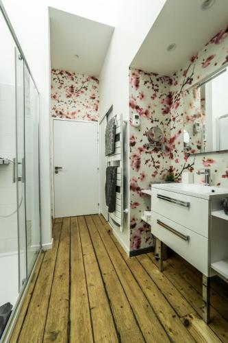 Bed & Breakfast Les Bulles Dor�es Art & Gallery