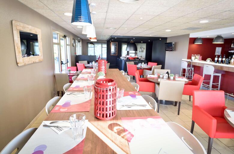 Hotel Campanile Clermont-ferrand ~ Riom
