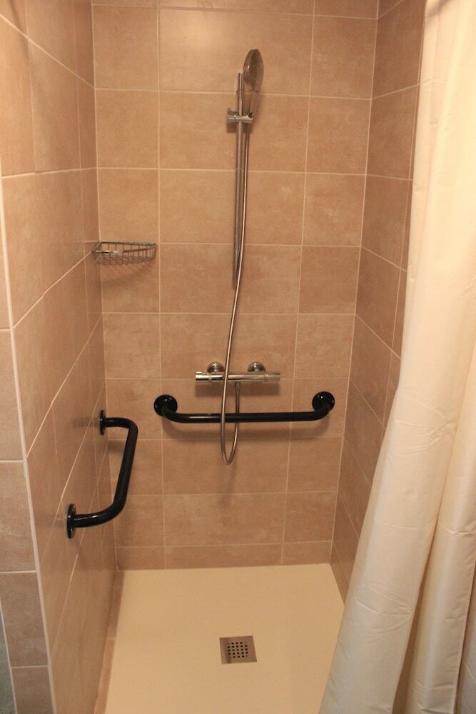 G�tes Du Ch�teau De La Ligne