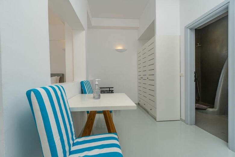 Central Fira Hotel