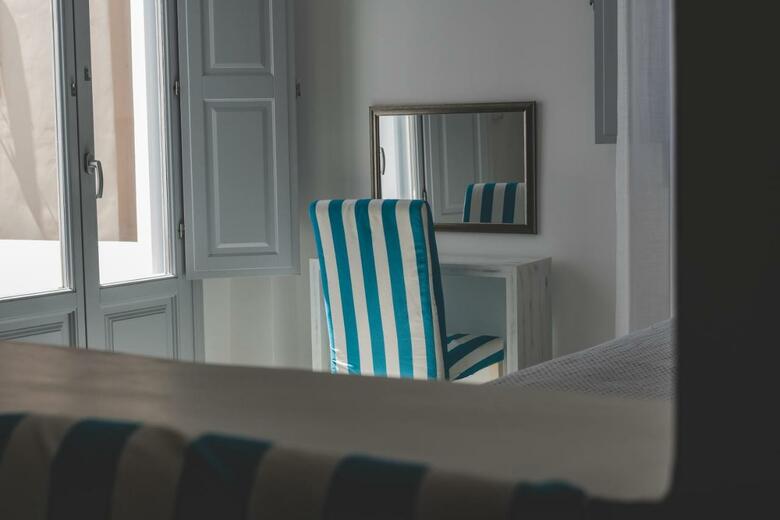 Central Fira Hotel