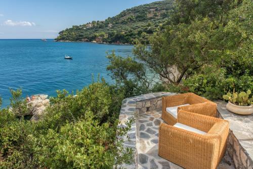 Lithalona Villas & Houses