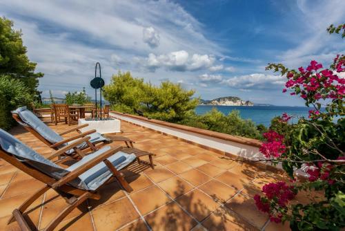Lithalona Villas & Houses