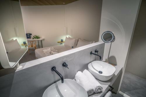 Hotel Caravel Suites - Adults Only
