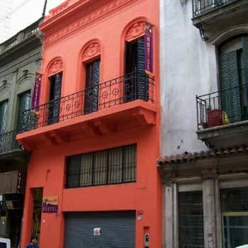 Hostal Downtown Mate Hostels