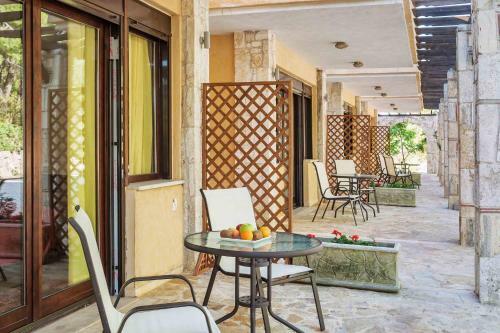 Akritas Ef Zin Villas & Suites