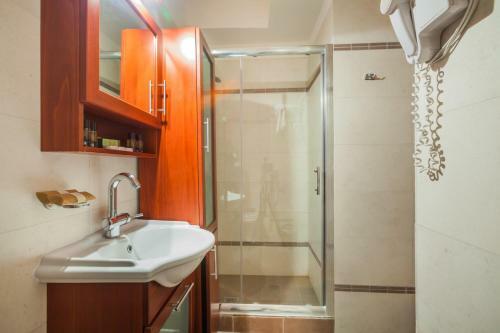 Akritas Ef Zin Villas & Suites