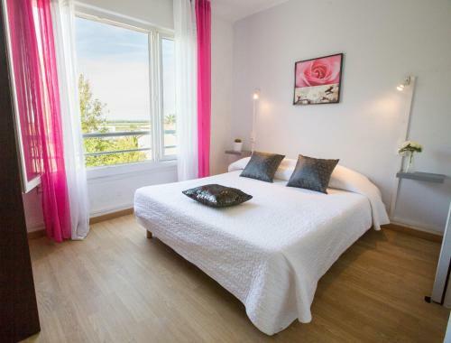 Le Grand Large Bord De Mer Hotel & Apartment