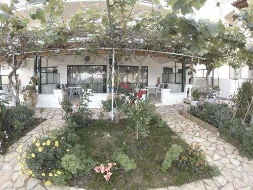 Aparthotel Andromaches Holiday Apartments
