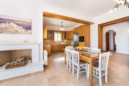 Villa San Dimitrio House On The Beach