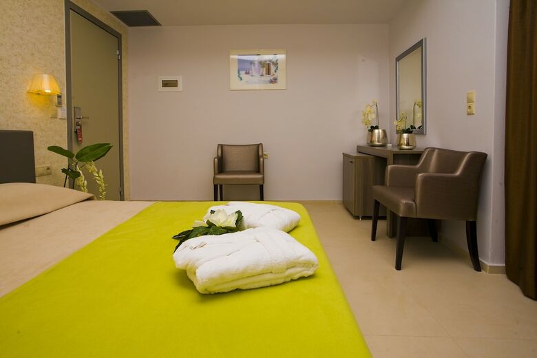 Astron Hotel