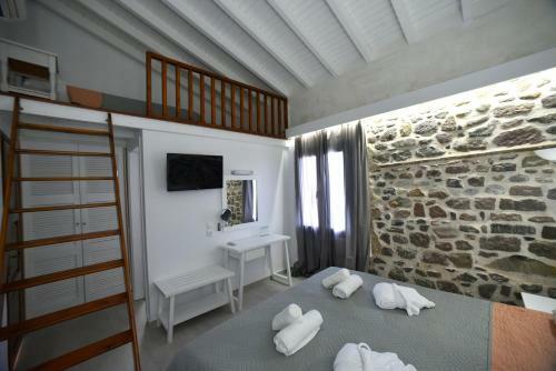 Olive Press Hotel & Apartments