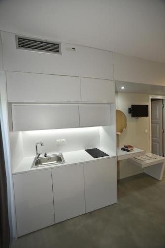 Olive Press Hotel & Apartments