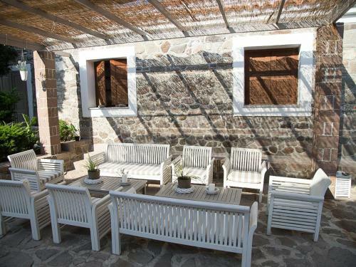 Olive Press Hotel & Apartments