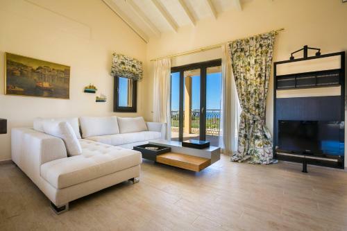 Orion Luxury Villa