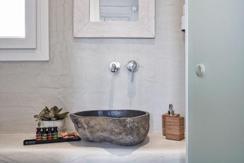 Naxian Utopia | Luxury Villas & Suites
