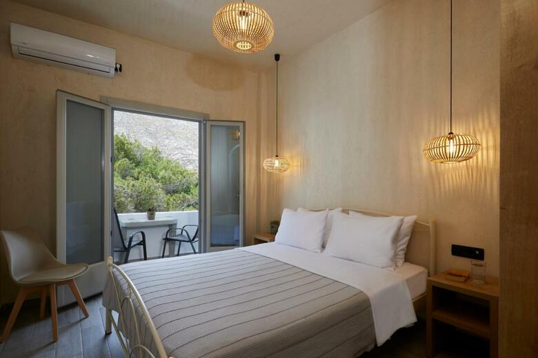 Hostal Acropole Sunrise