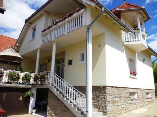 Gy�ngyi Apartman