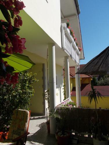 Gy�ngyi Apartman