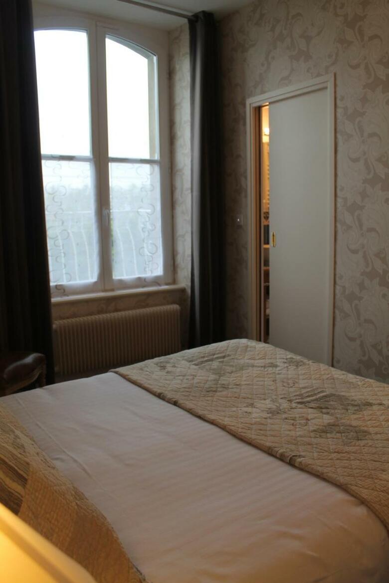 Hotel Manoir De La Roche Torin