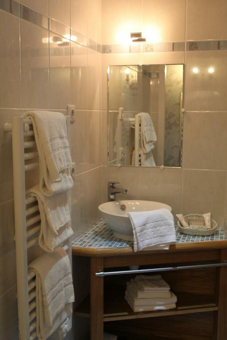 Hotel Manoir De La Roche Torin