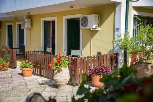 Dionysia's Apartments