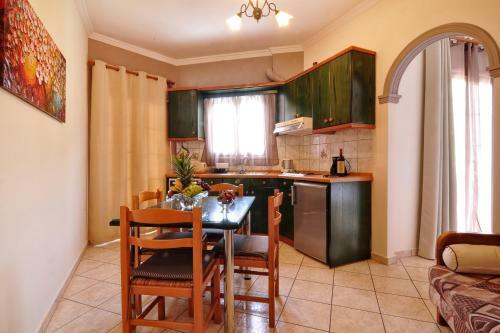 Rolandos Apartments