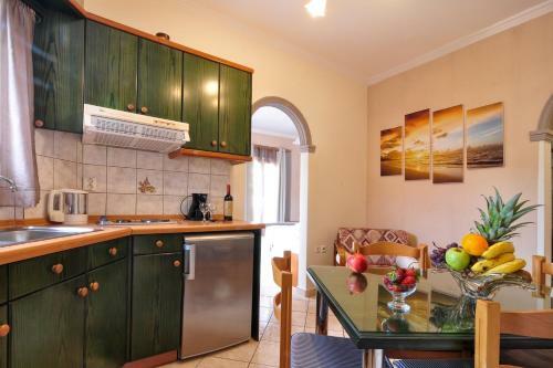 Rolandos Apartments
