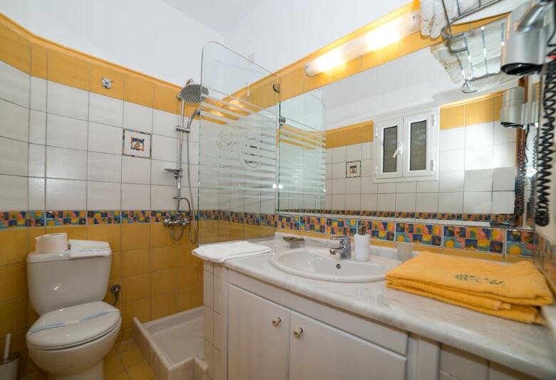 Aparthotel Andreolas Luxury Suites