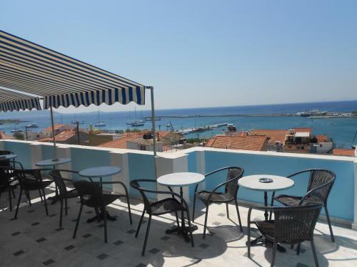 Zorbas Hotel & Studios