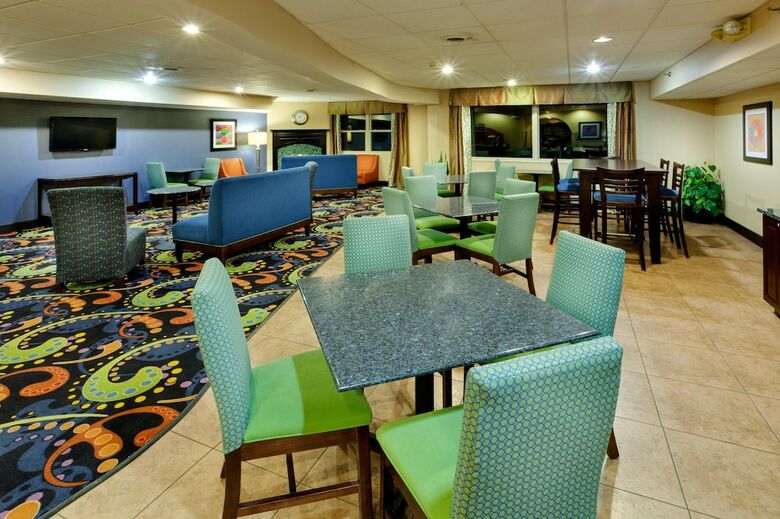 Hotel Holiday Inn Express Owego
