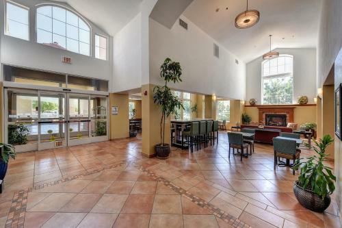 Holiday Inn Express Hotel & Suites Manteca
