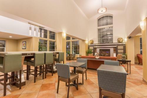 Holiday Inn Express Hotel & Suites Manteca