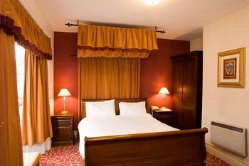 The Bell Hotel Woburn